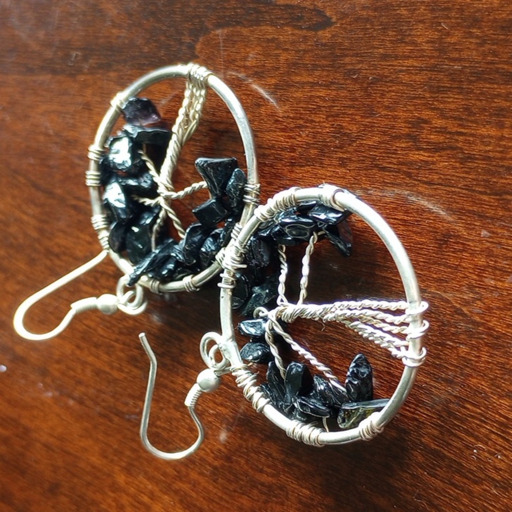Tree dangle earrings - Picture 3 of 3